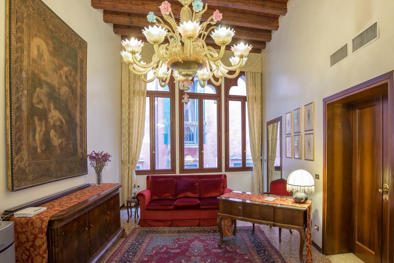 Hotel Piccola Fenice เวนิส ภายนอก รูปภาพ
