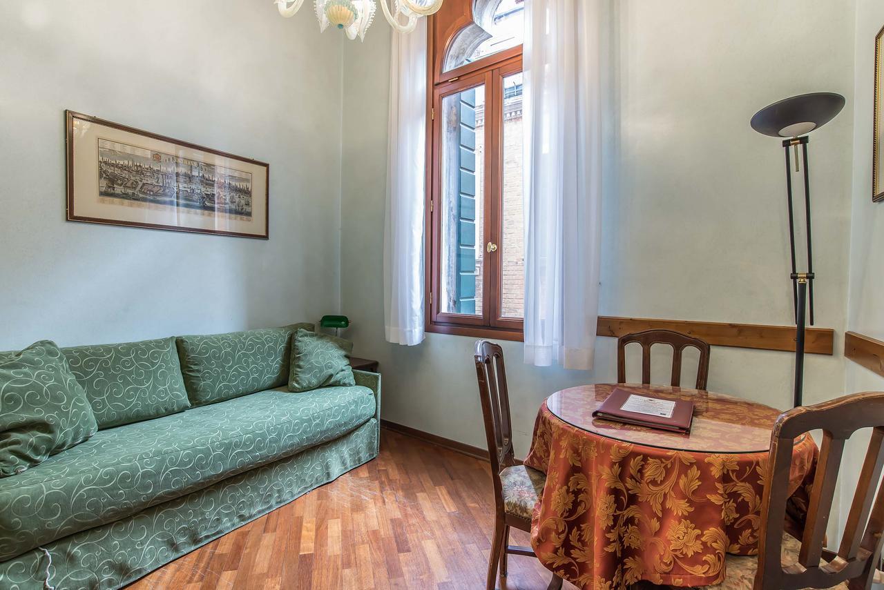 Hotel Piccola Fenice เวนิส ภายนอก รูปภาพ